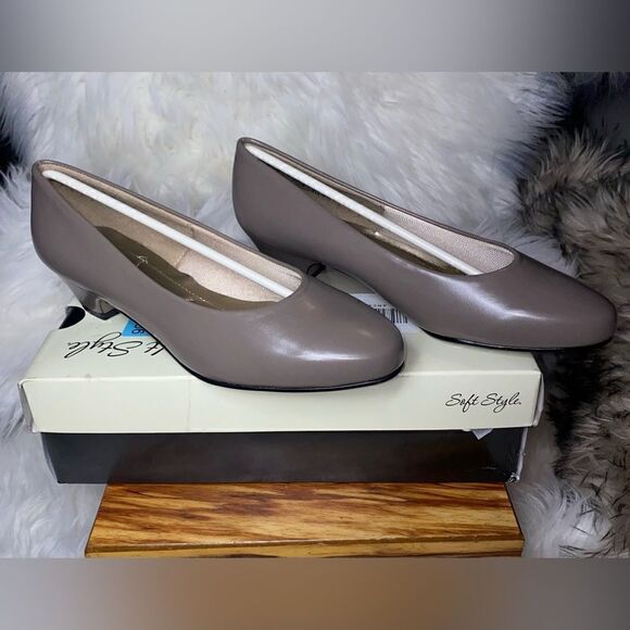 Soft Style Angel II Pumps, Women's Size 7.5 EW,  Extra wide Nude Plum New In Box - Picture 3 of 11
